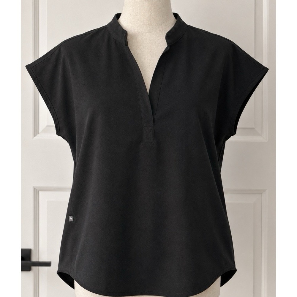 FIGS Women's NEW Rafaela Oversized Scrub Top Shirt Size Small S Black
